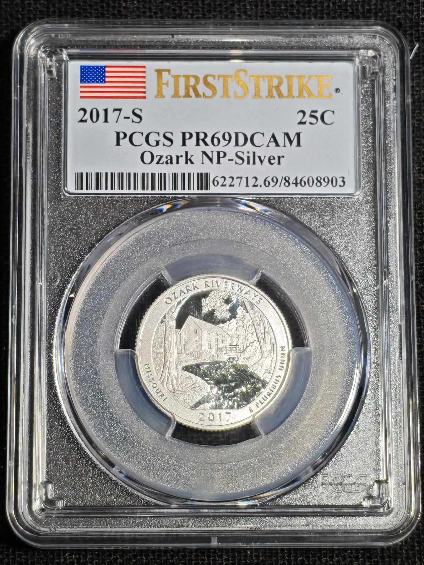 刘世昌艺术品销售中心～虎踞龙蟠*金杨在线联拍群第512期 美国2017年“国家公园～欧扎及沿河景观”精制纪念银币【初打】（PCGS PR69DC 串号：84608903）1枚。