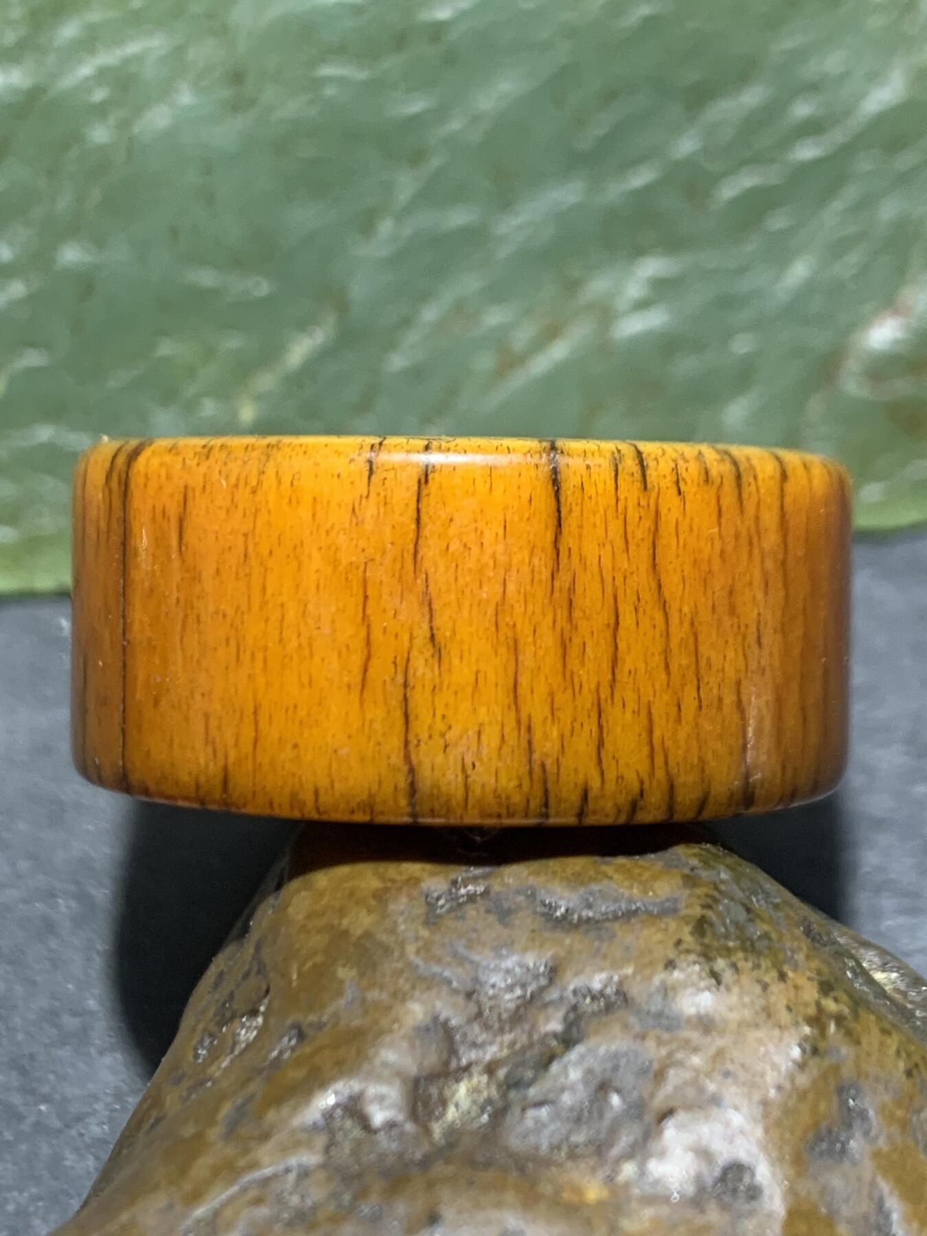 精美骨圈一个，