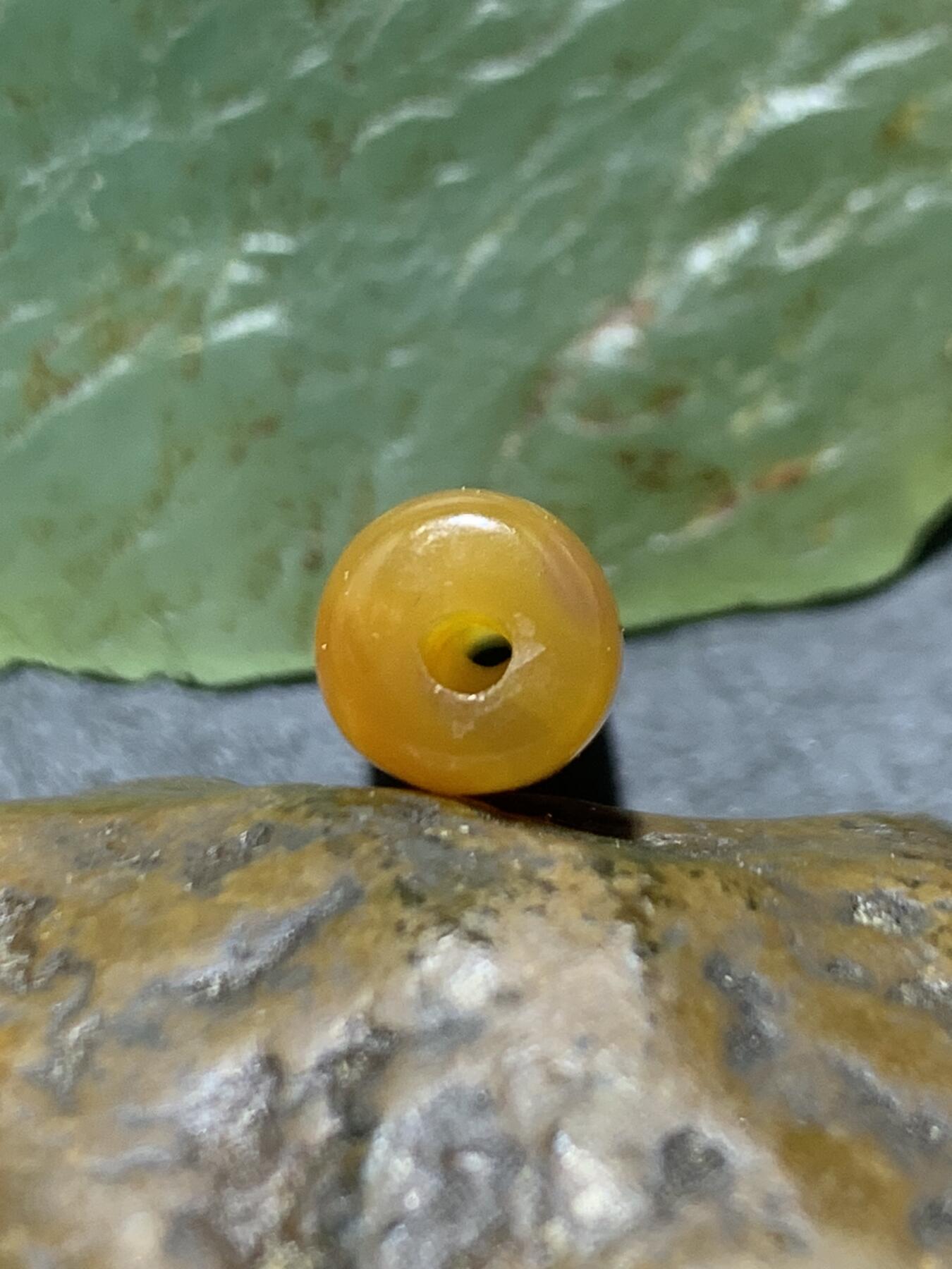 黄冻料战国红玛瑙通货直桶，桶珠一颗！