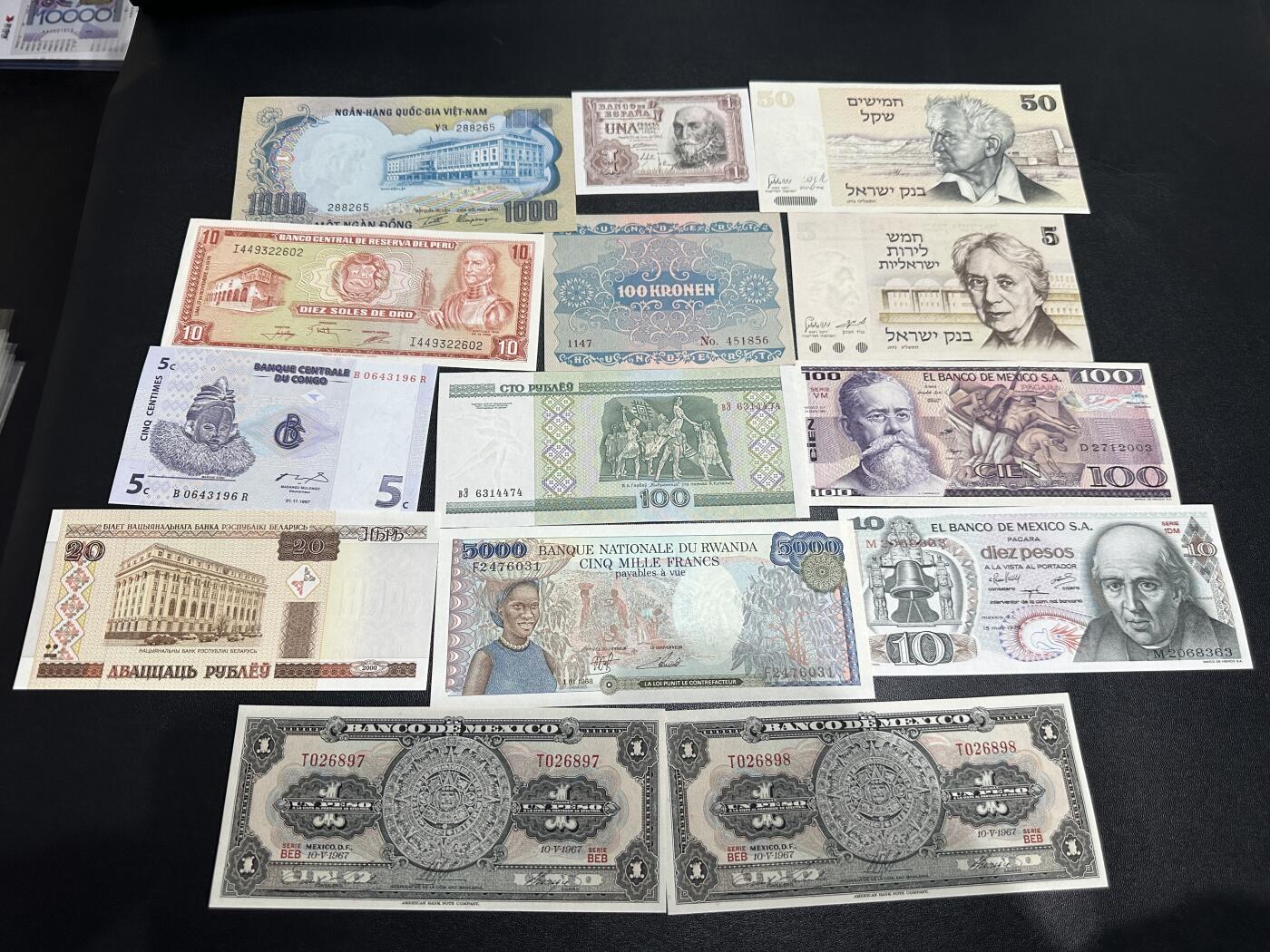 《外钞收藏家》第五百九十四期（畅拍场）（本平台长期征集拍品、欢迎藏友们联系合作） 越南、西班牙、以色列、墨西哥等14张纸币 大部份全新 越南安全线旁疑似有折 有两三张轻微潮