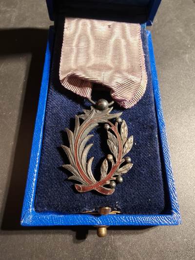 老王徽章第170期 - 法国骑士级棕榈叶勋章     原盒    银质珐琅    三共早期版本