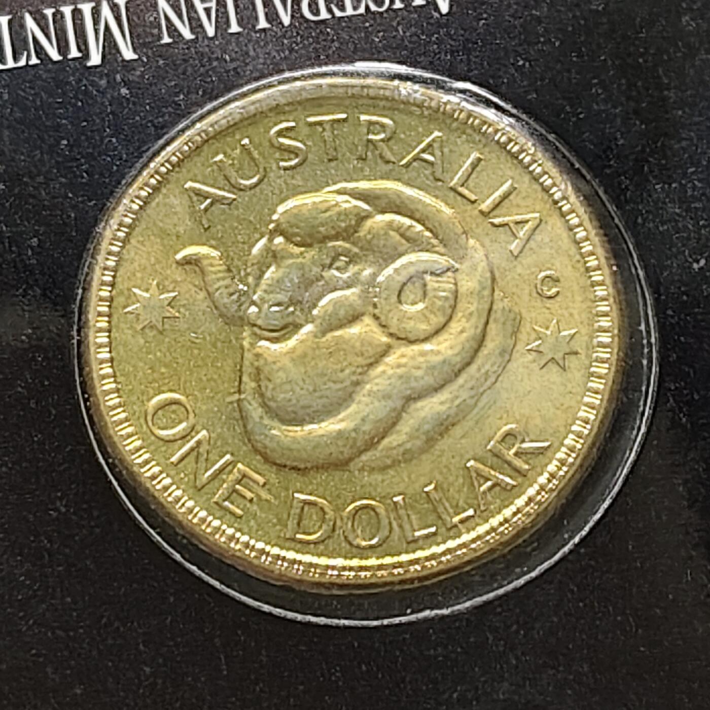 【全场包邮】纯粹捡漏拍486场（免费代拍第23场） 澳大利亚2011年1元复刻1938年至1963年间发行的公羊1先令硬币C厂标堪培拉厂官方卡装纪念币