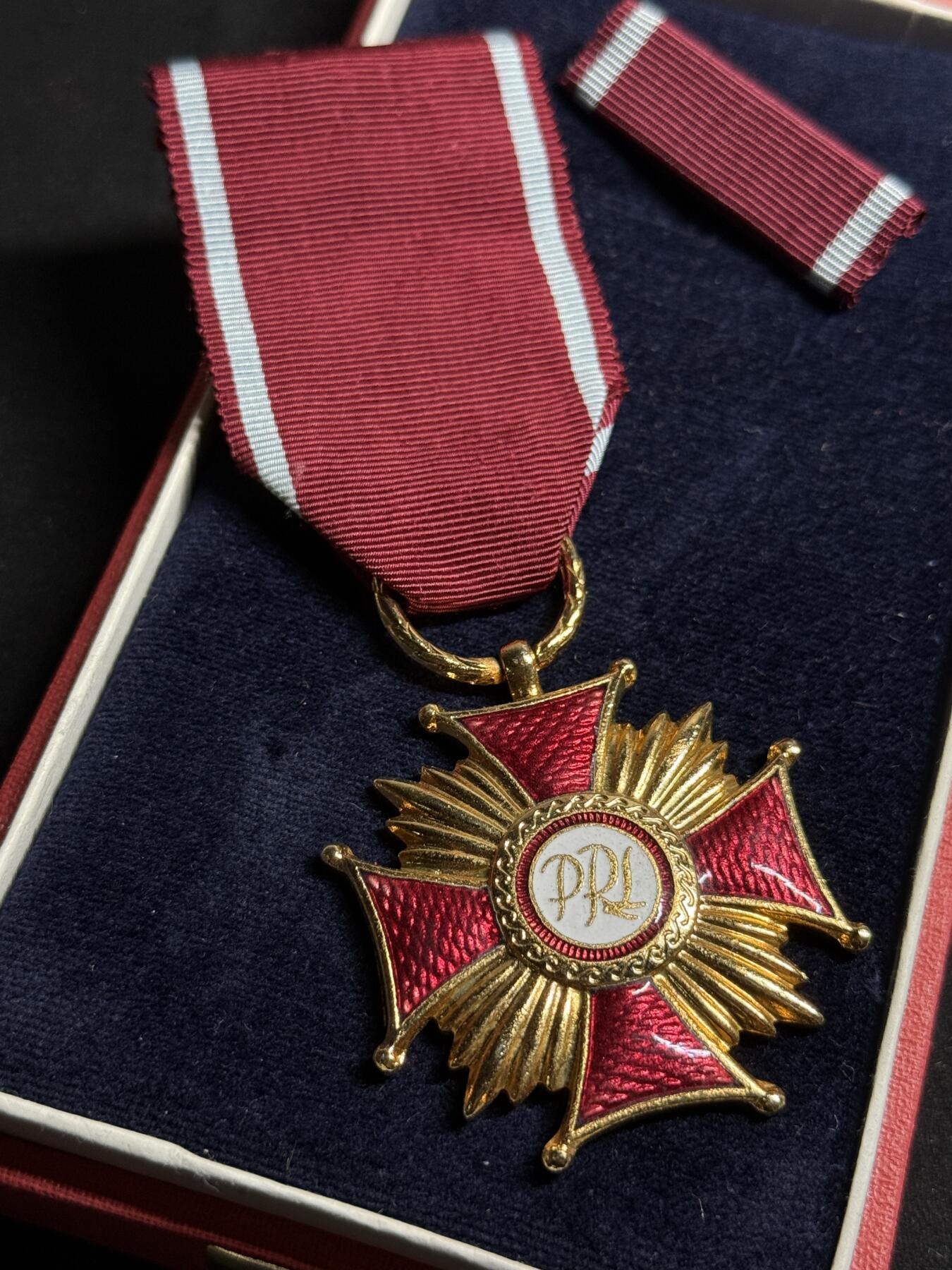 欢庆元旦！戎马世界章牌大赏第109期元旦大拍 波兰金级功勋十字勋章