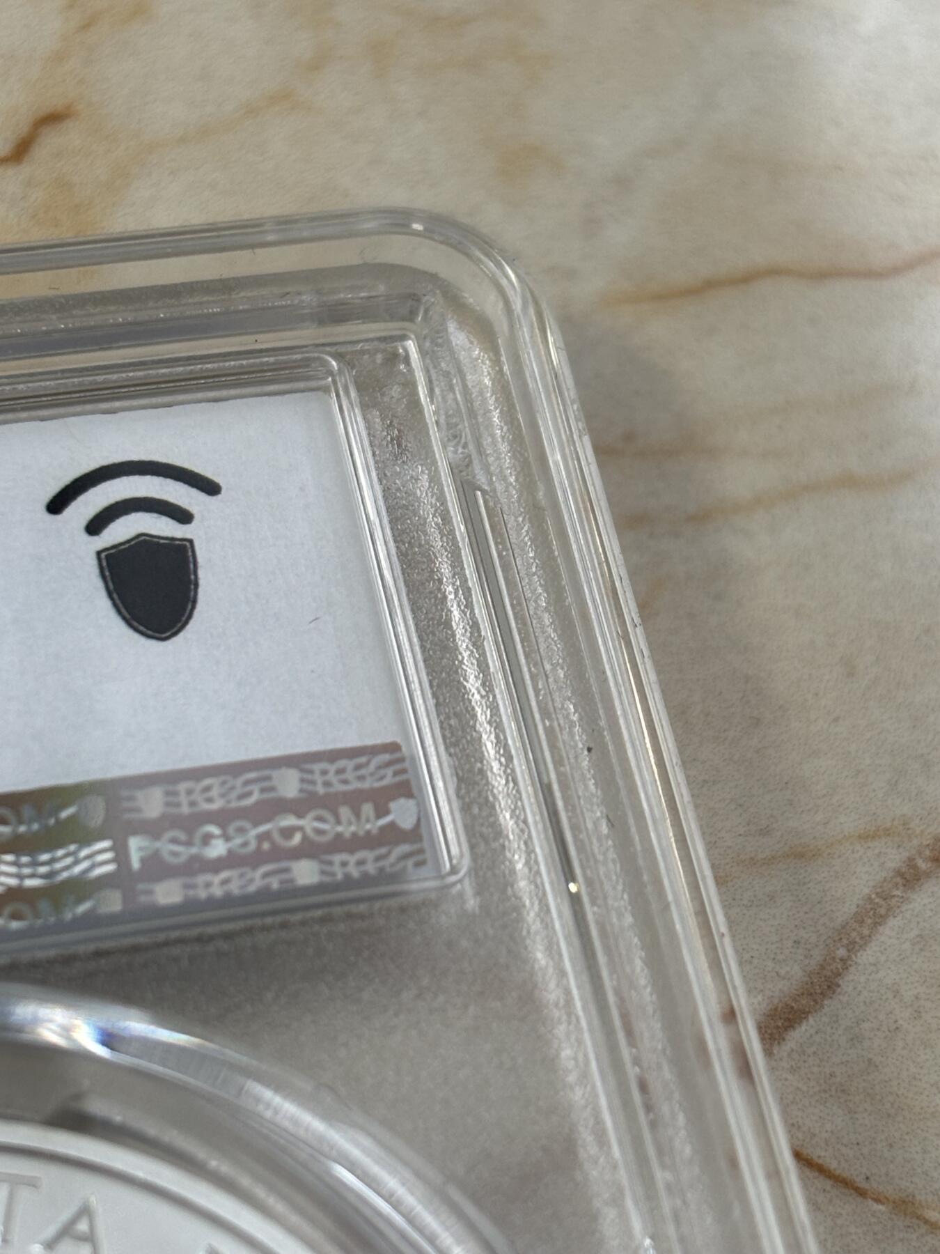 第185期拍卖 英国2007年5英镑精制银币 女王钻石婚 28.28克925银 PCGS PR69DCAM 亚军分更高评级5枚，评级盒有个破口