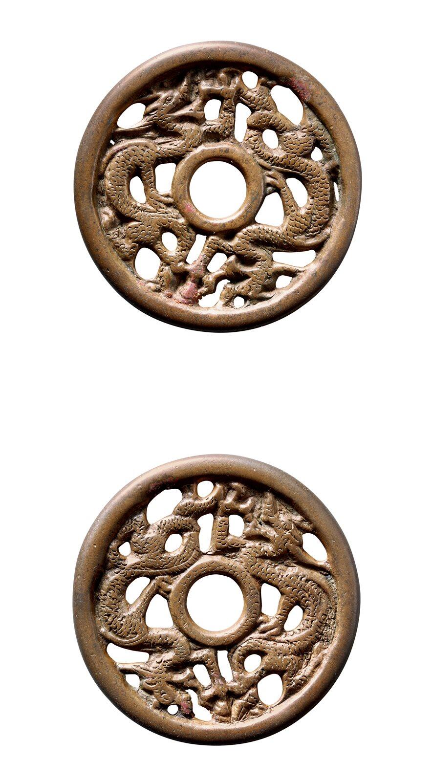 中贸圣佳2025年秋季拍卖会 争辉 中国历代古钱 辽 双龙镂空花钱 57.6*4.6mm