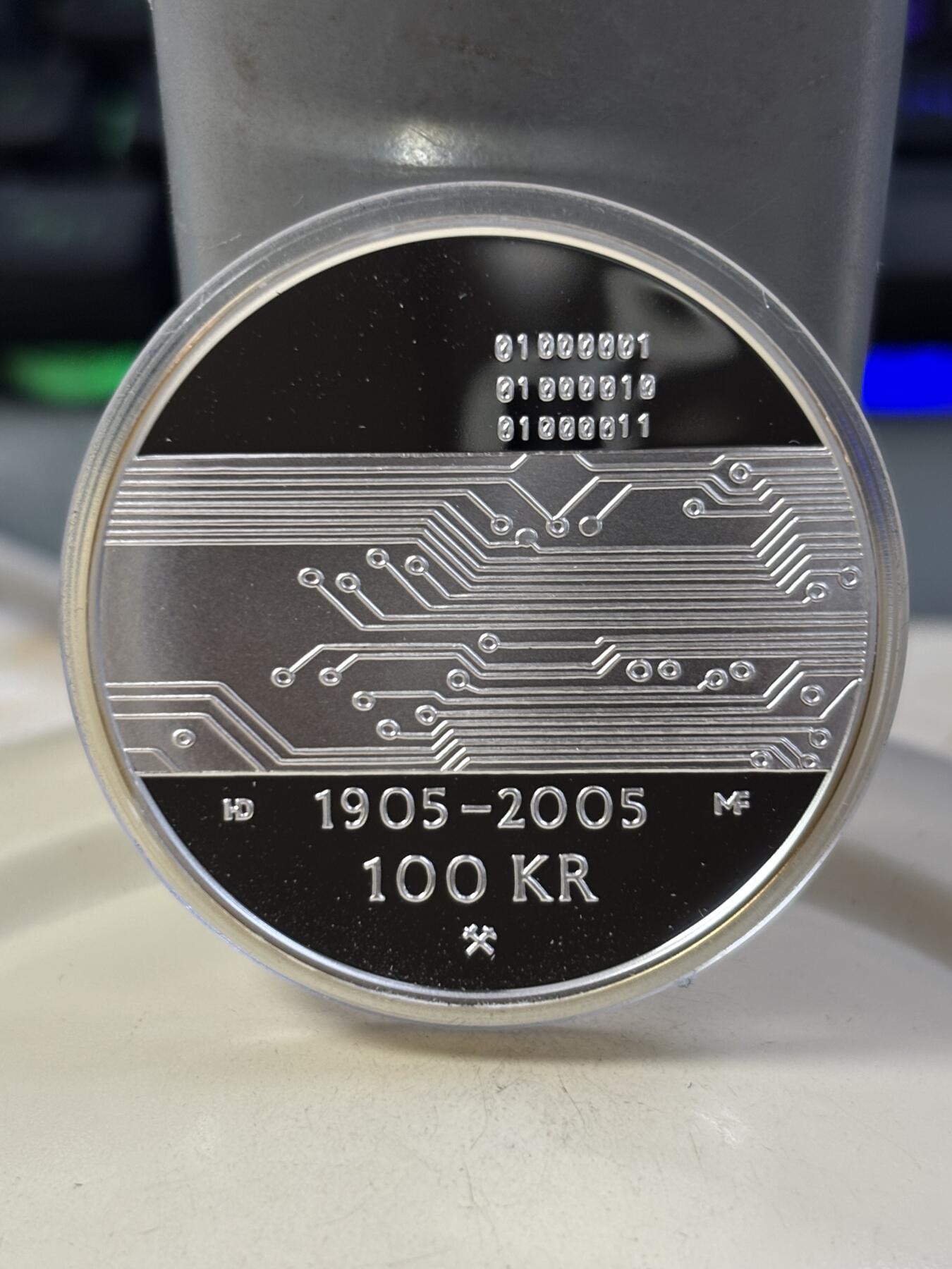 第185期拍卖 挪威2005年100克朗精制银币 挪威瑞典联盟解散-电路 33.6克925银 发行量：10万 盒证全