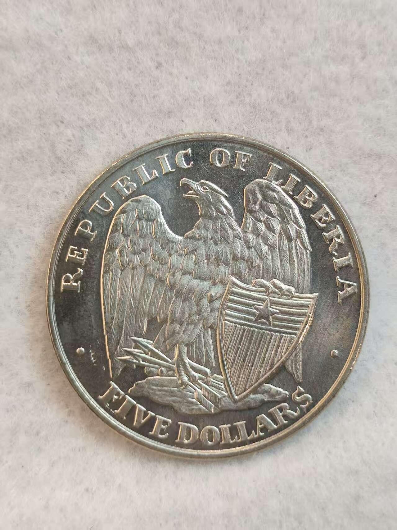 G&W世界散币，银币处理专场（第39场） 利比里亚2001年5元  双翼机空中战争