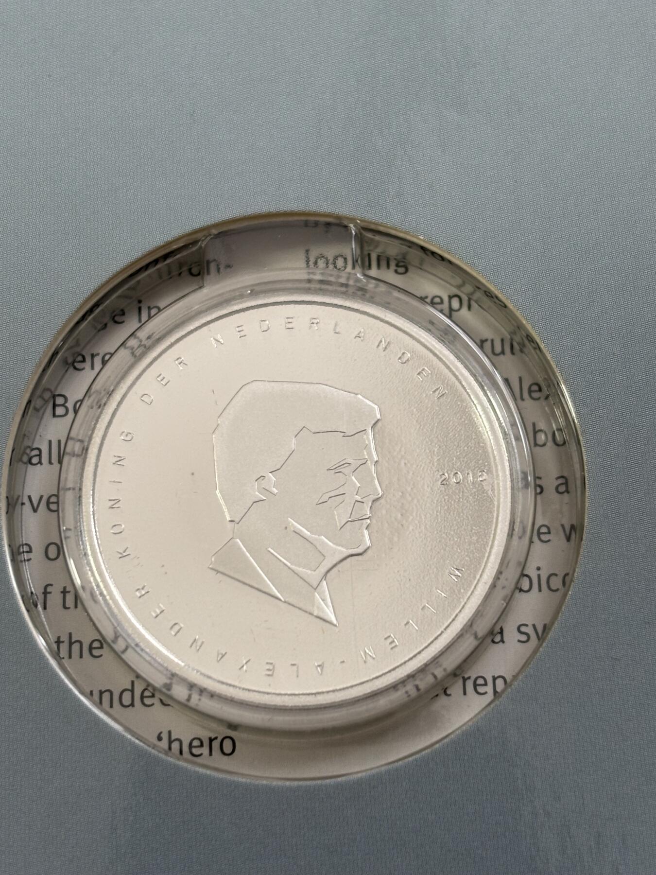 第185期拍卖 荷兰2015年5欧元精制银币 滑铁卢战役 15.5克925银 发行量：1万2千5百 卡装