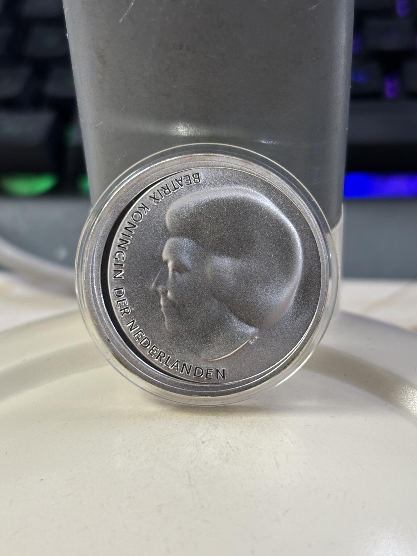 第185期拍卖 荷兰2002年10欧类精制银币 皇家婚礼（威廉-亚历山大和马克西玛） 17.8克925银 发行量：8万 盒证全