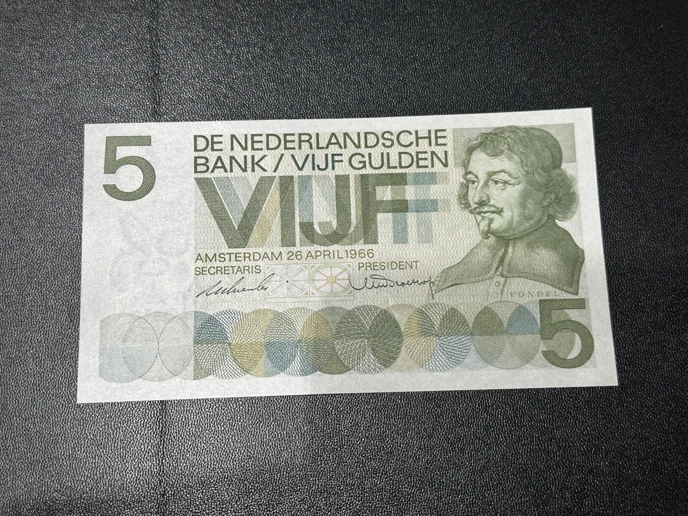 《外钞收藏家》第五百九十四期（畅拍场）（本平台长期征集拍品、欢迎藏友们联系合作） 1966年荷兰人像版5盾 全新UNC