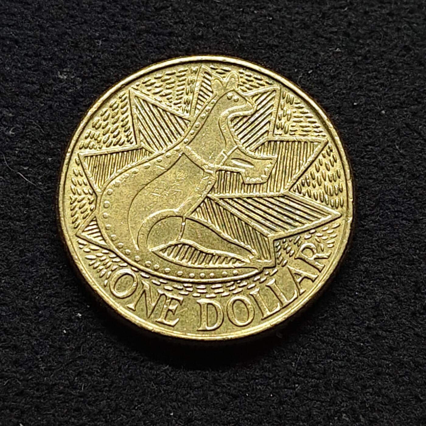 【全场包邮】纯粹捡漏拍486场（免费代拍第23场） 澳大利亚1988年1元土著艺术袋鼠纪念币