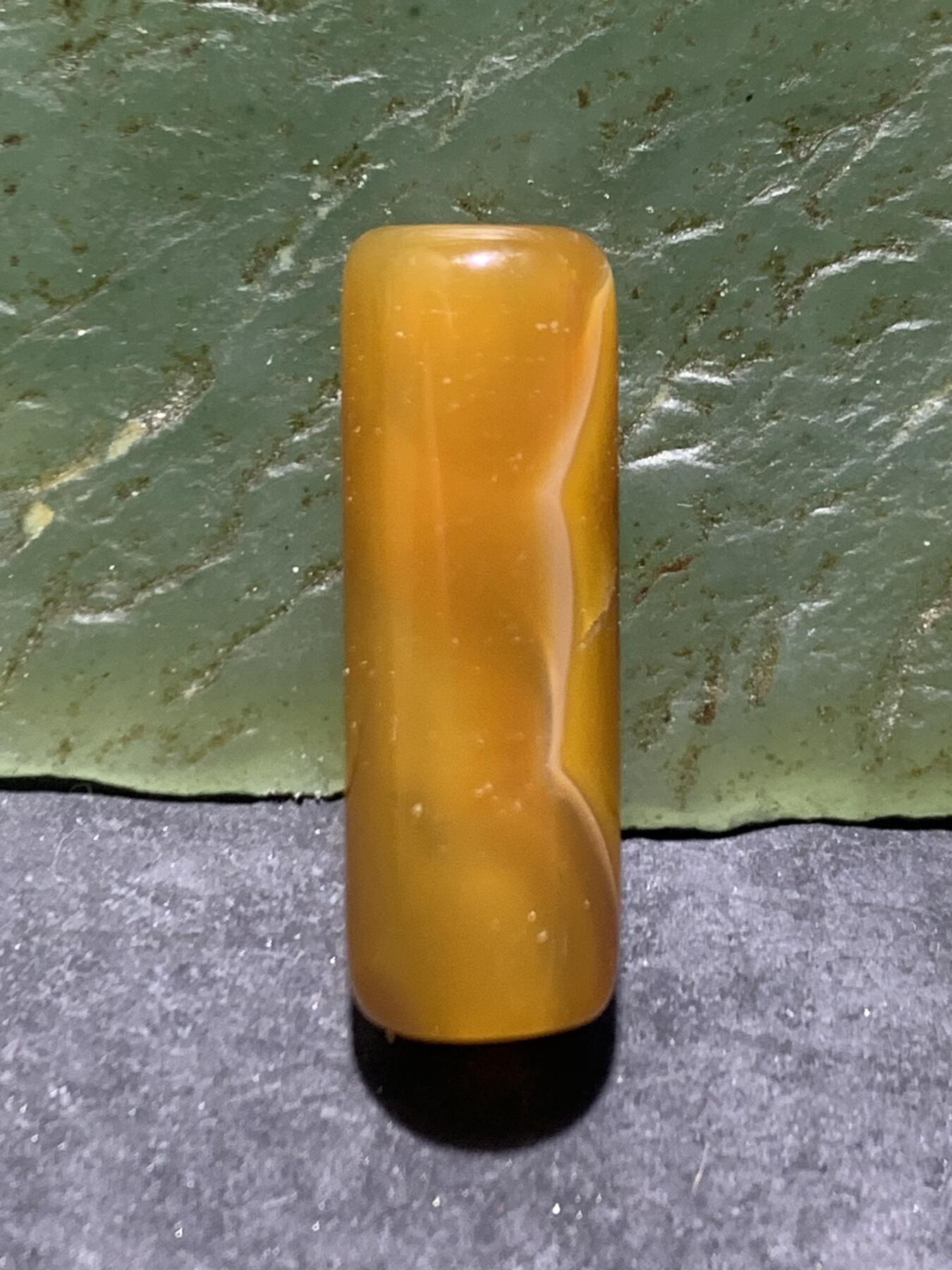 黄冻料战国红玛瑙通货直桶，桶珠一颗！