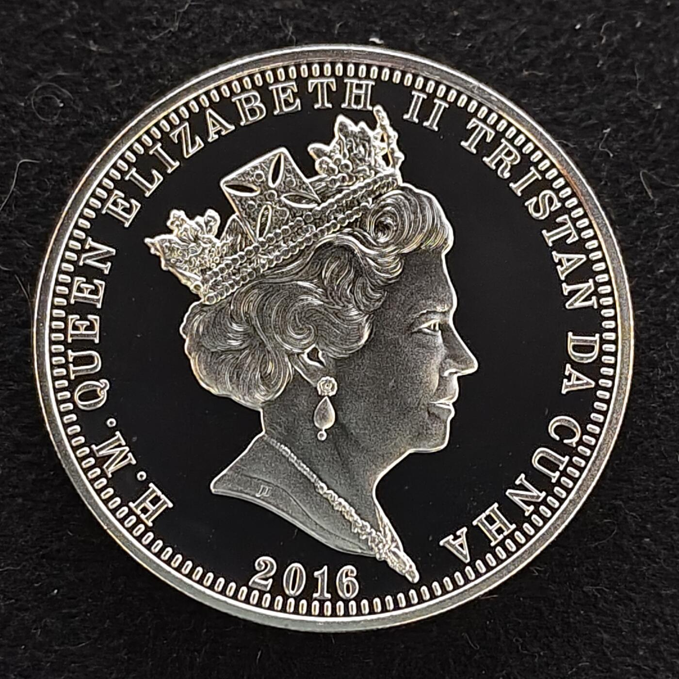 【全场包邮】纯粹捡漏拍486场（免费代拍第23场） 【稀少】英属特里斯坦和达库尼亚2016年1克朗偷袭珍珠港75周年局部镀金克朗型纪念币-量1941