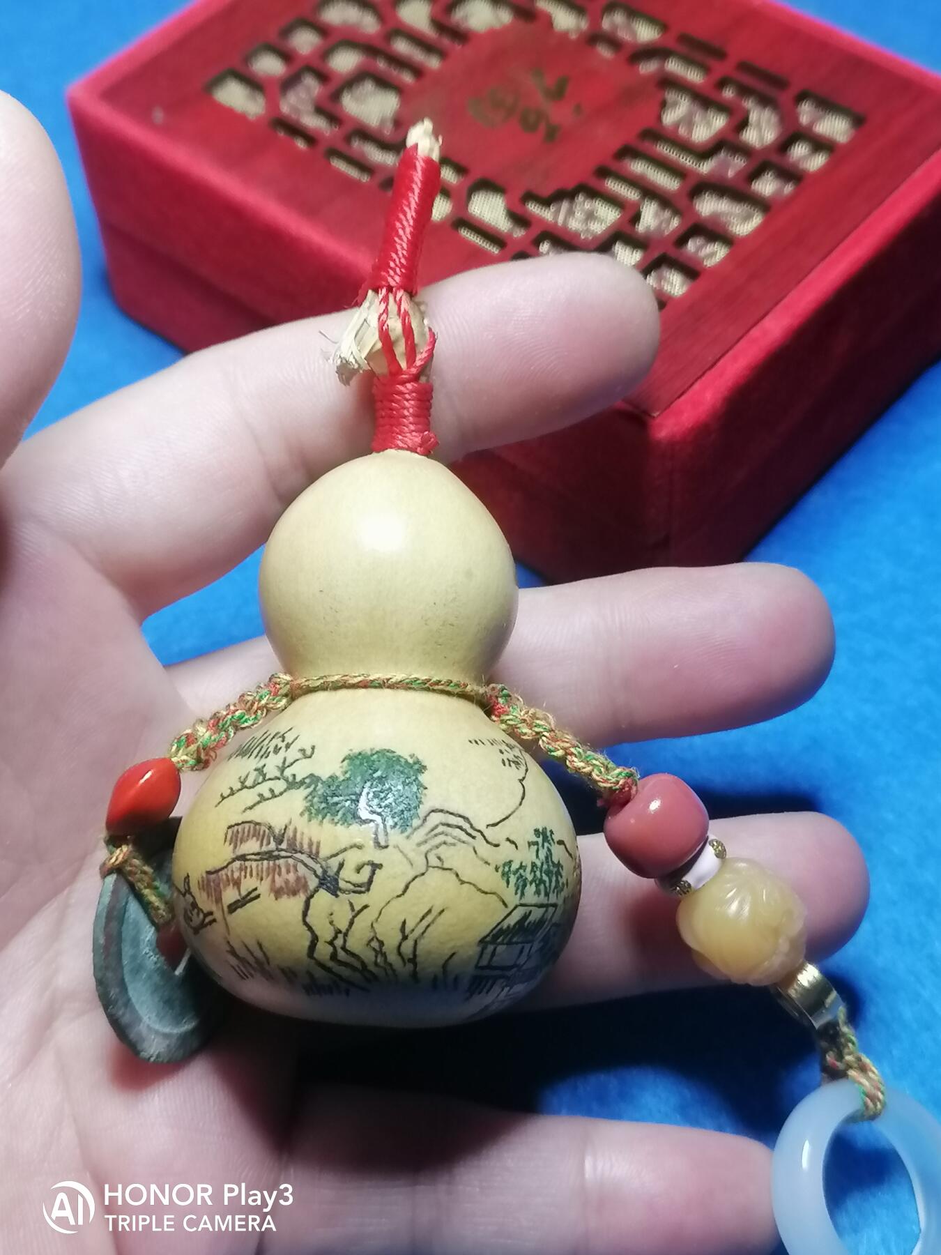 手工针刺雕刻山水葫芦挂件