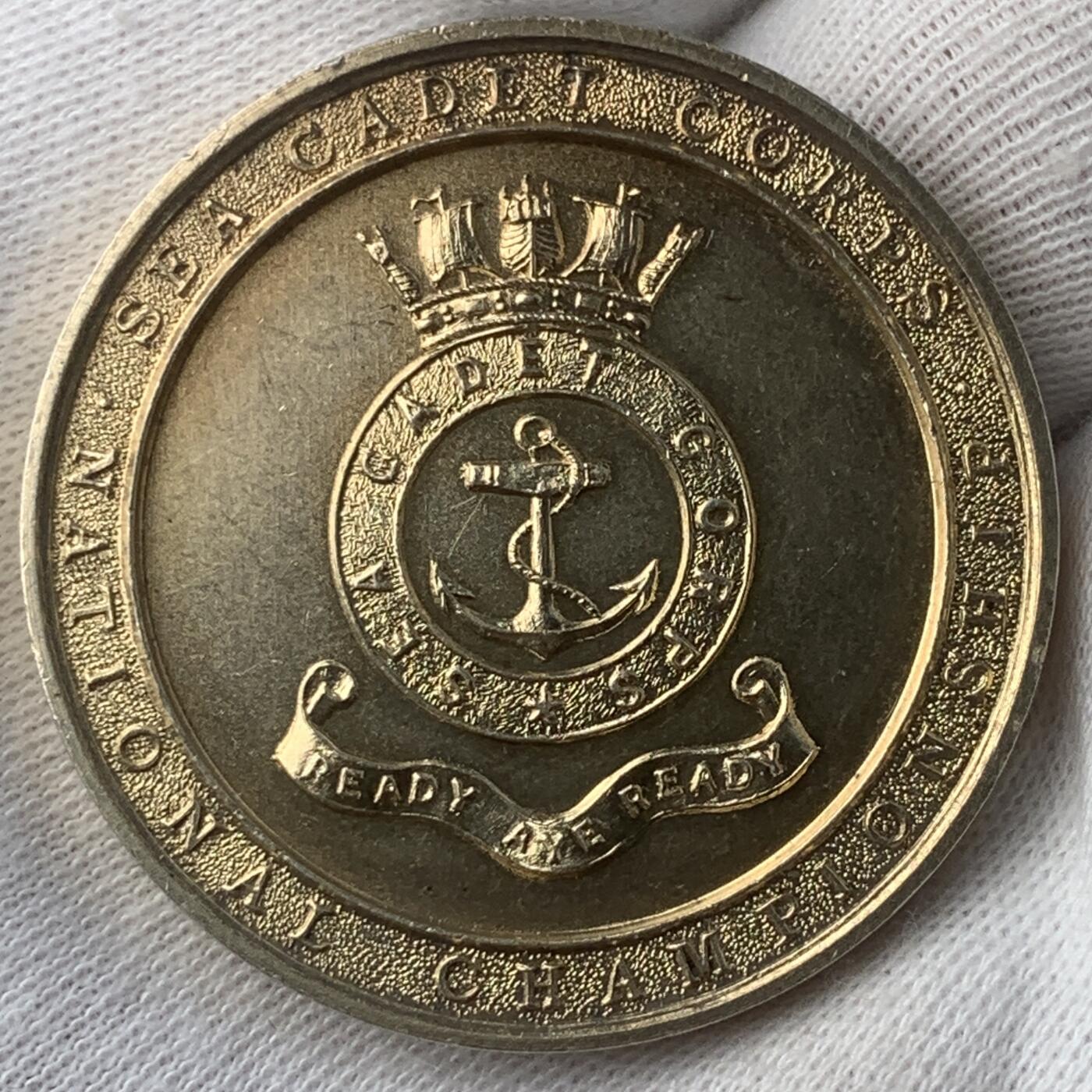 掌中浮雕-藏着的欧洲第046场 1947年英国海军警官国家冠军赛获奖镀金银章，38.3mm，35.5g