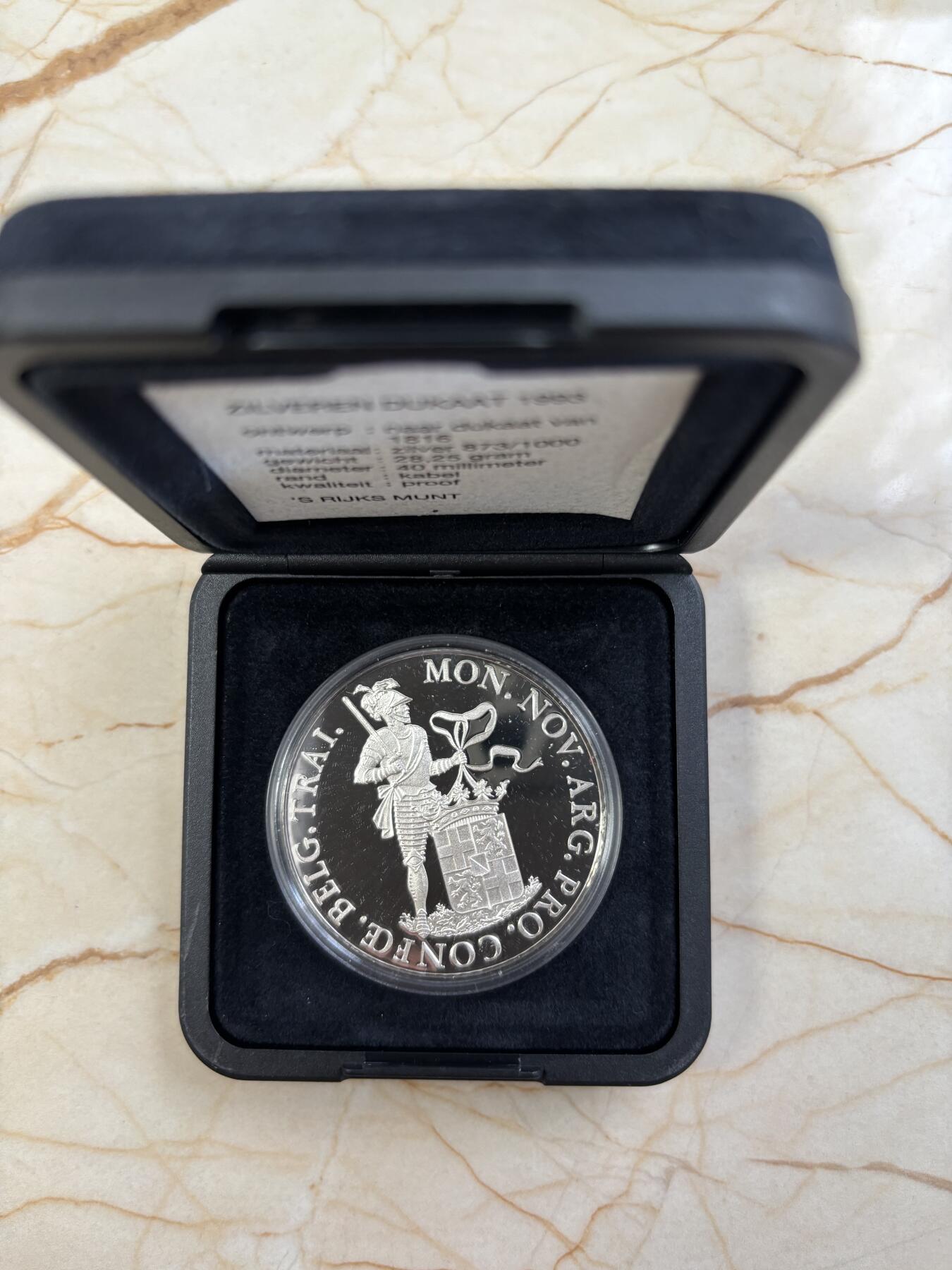 第185期拍卖 荷兰1993年1杜卡特精制银币 1816年杜卡特复刻 盒证全 28.25克873银