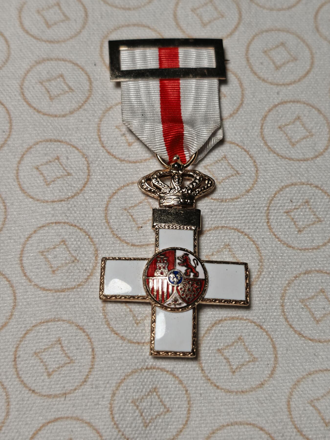 抚柳草堂-第二期章牌钱币 奖章勋章限时免佣 满百包邮 放漏专场 西班牙空军军功勋章 品相不错珐琅完好重33.9g