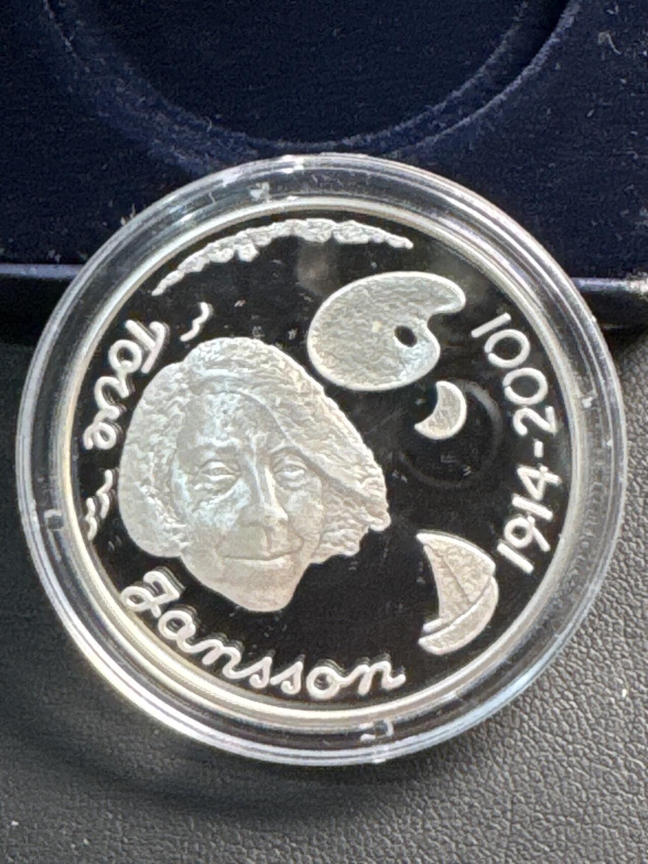 ❤️【币观天下】❤️ 第335期钱币拍卖- 2025.12.19周五晚上6点半场-长期征集拍品 原厂盒证芬兰2004年世界著名奇幻文学大师托芙·扬松诞辰90周年精制纪念银币925银27.4克直径38.6毫米