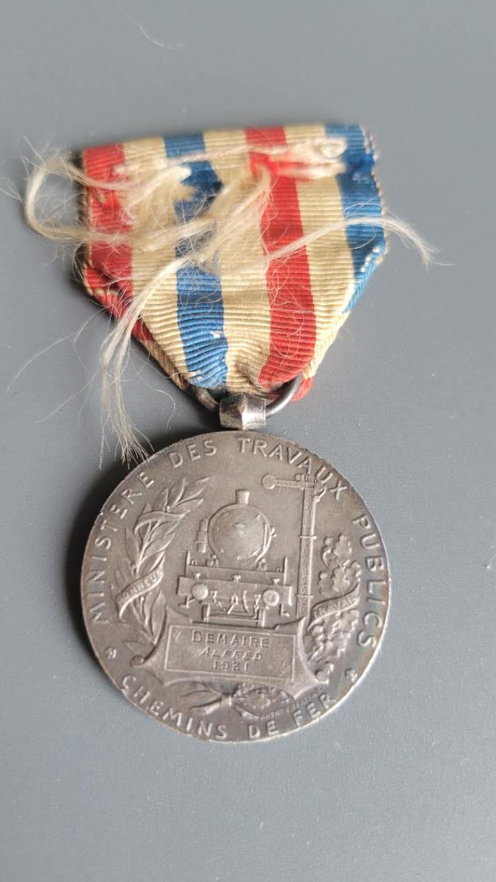 嘉宝良覃世界勋赏第19期拍卖 法国罗蒂版铁路荣誉奖章