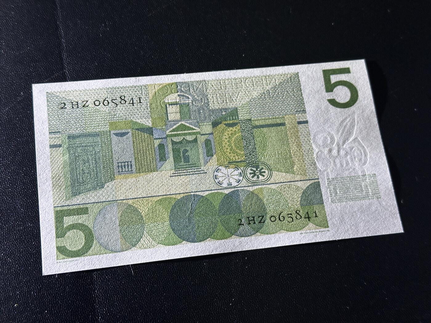 《外钞收藏家》第五百九十四期（畅拍场）（本平台长期征集拍品、欢迎藏友们联系合作） 1966年荷兰人像版5盾 全新UNC