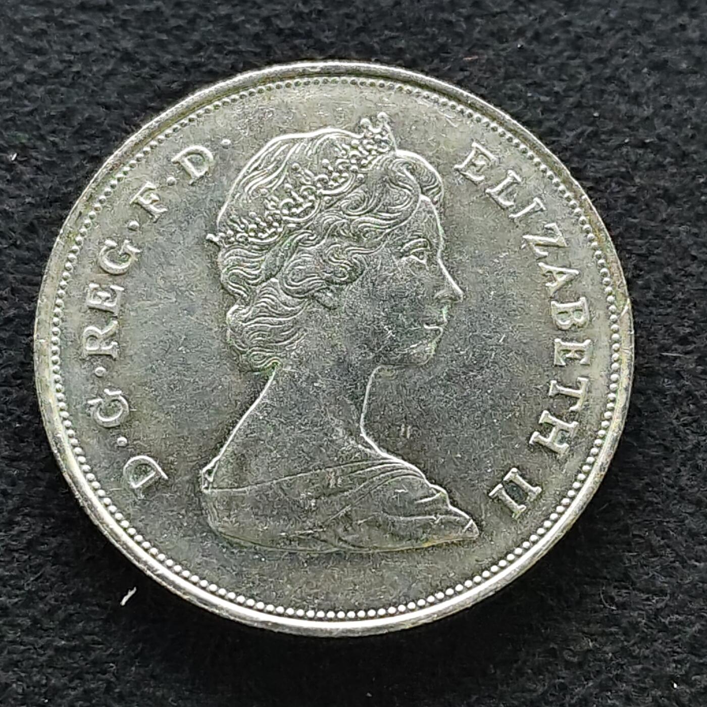 【全场包邮】纯粹捡漏拍486场（免费代拍第23场） 英国1980年1克朗女王母亲80大寿克朗型纪念币