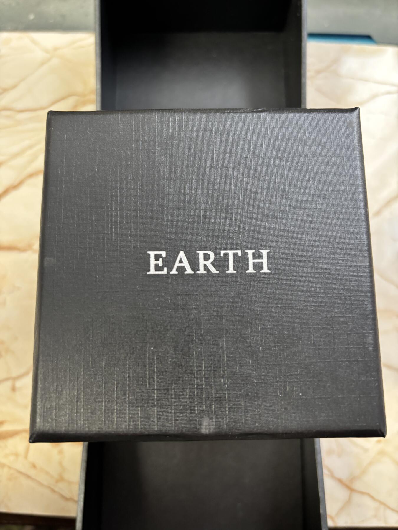 第185期拍卖 纽埃2023年1元彩色精制球形银币 我们行星地球 发行量：888 40克999银 无外纸套