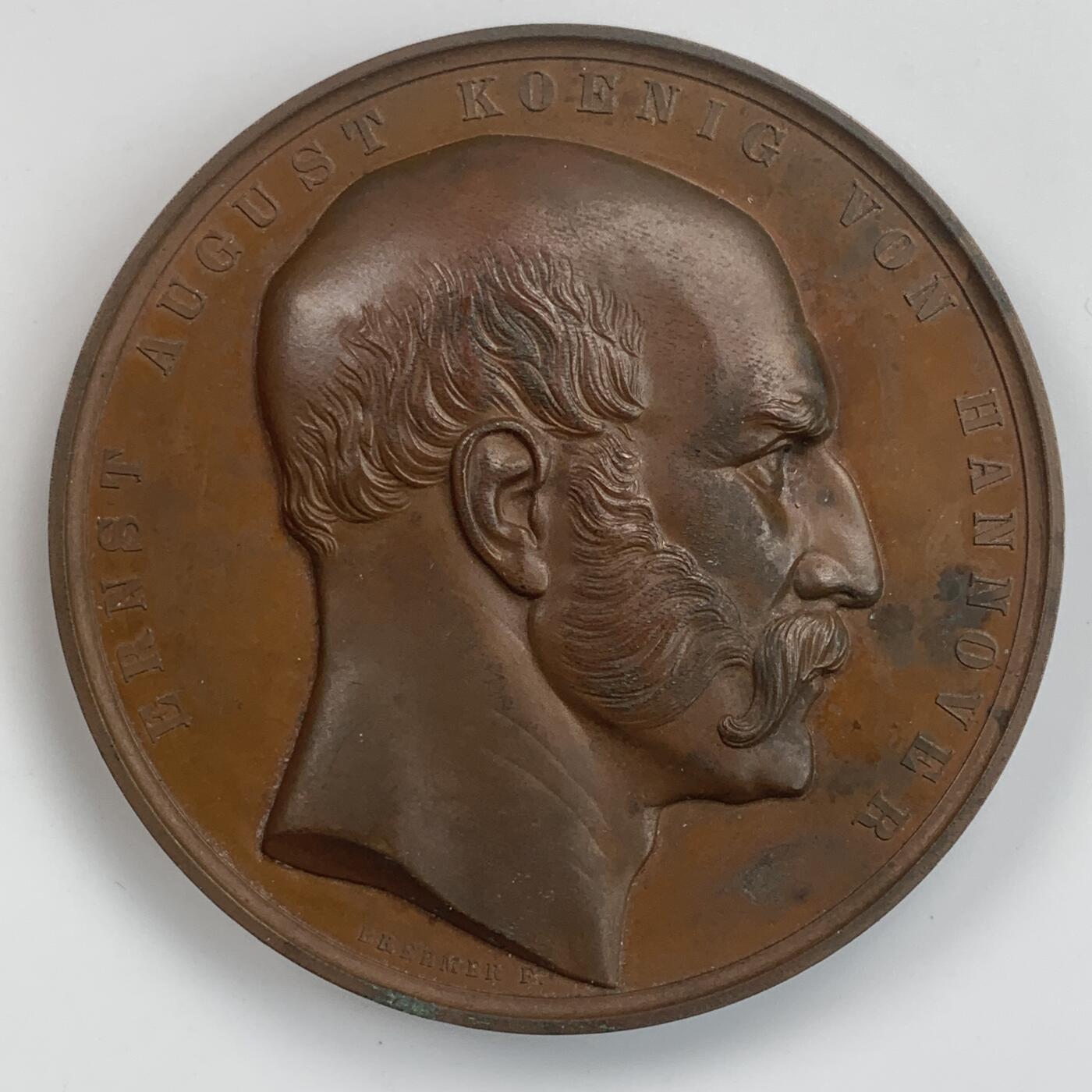 掌中浮雕-藏着的欧洲第046场 1861年德国汉诺威乔治五世为其父皇恩斯特.奥古斯特戎马雕像揭幕纪念铜章，70mm