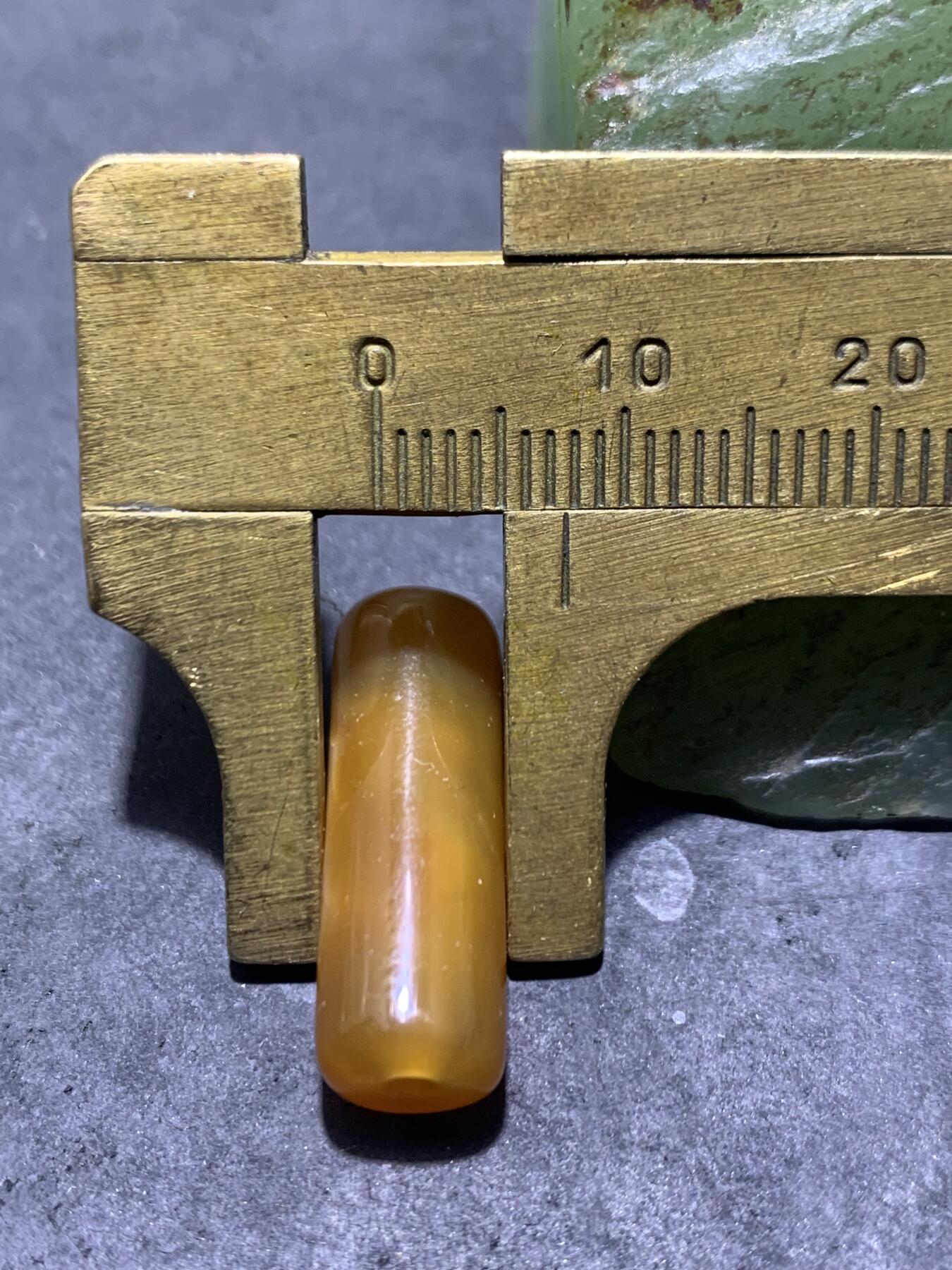 黄冻料战国红玛瑙通货直桶，桶珠一颗！