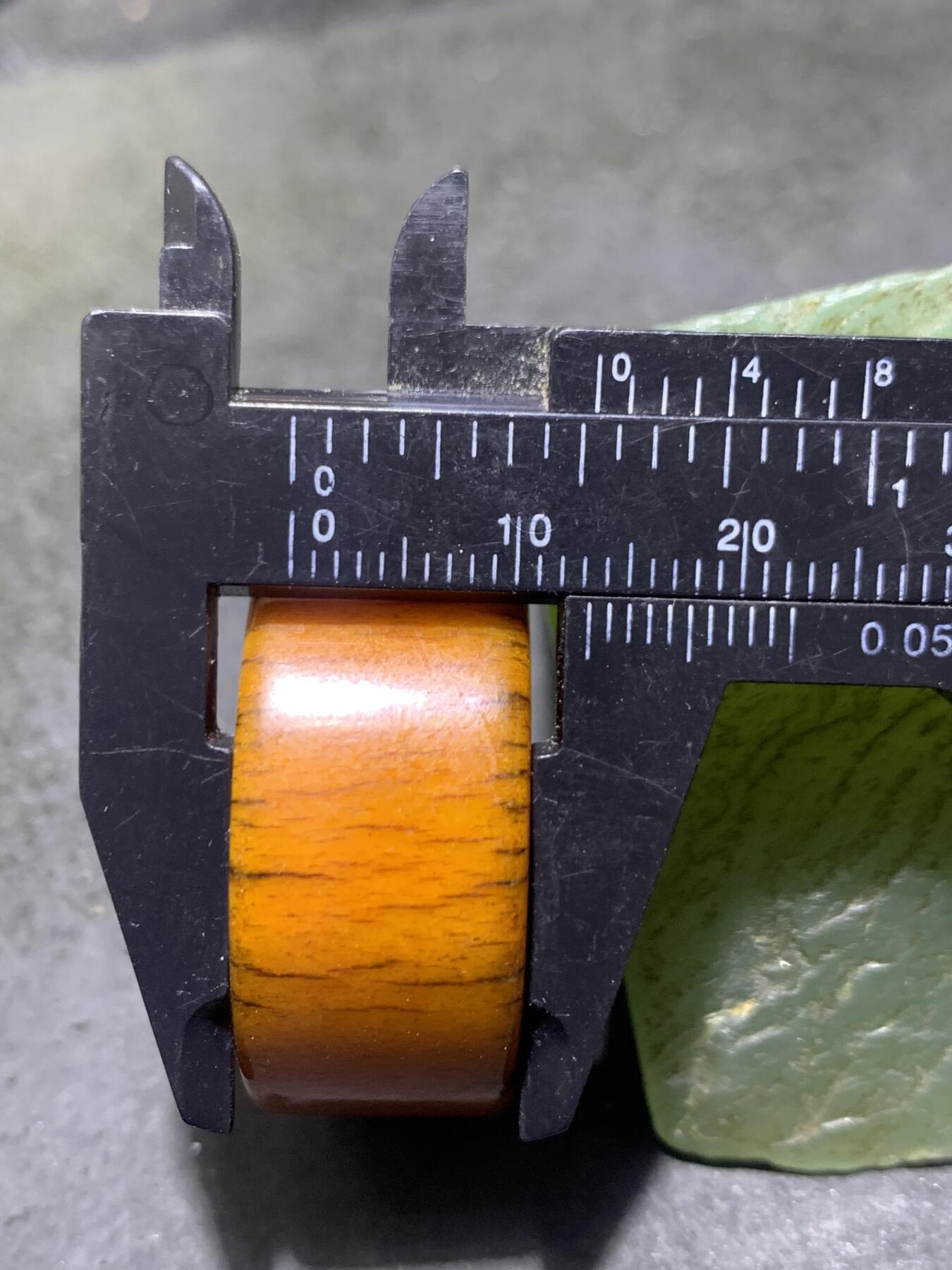 精美骨圈一个，