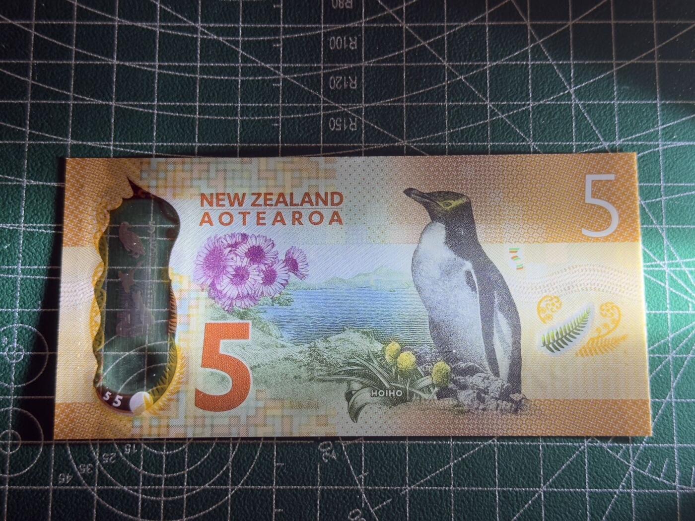 【礼羽收藏】🌏世界钱币拍卖第116期 新西兰加拿大瑞士三张小面值含2张豹子一张狮子号unc品相