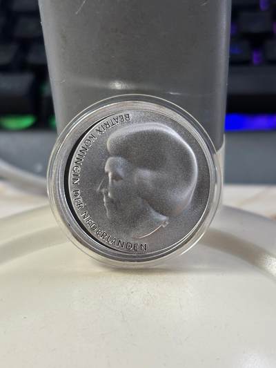 第185期拍卖 - 荷兰2002年10欧类精制银币 皇家婚礼（威廉-亚历山大和马克西玛） 17.8克925银 发行量：8万 盒证全