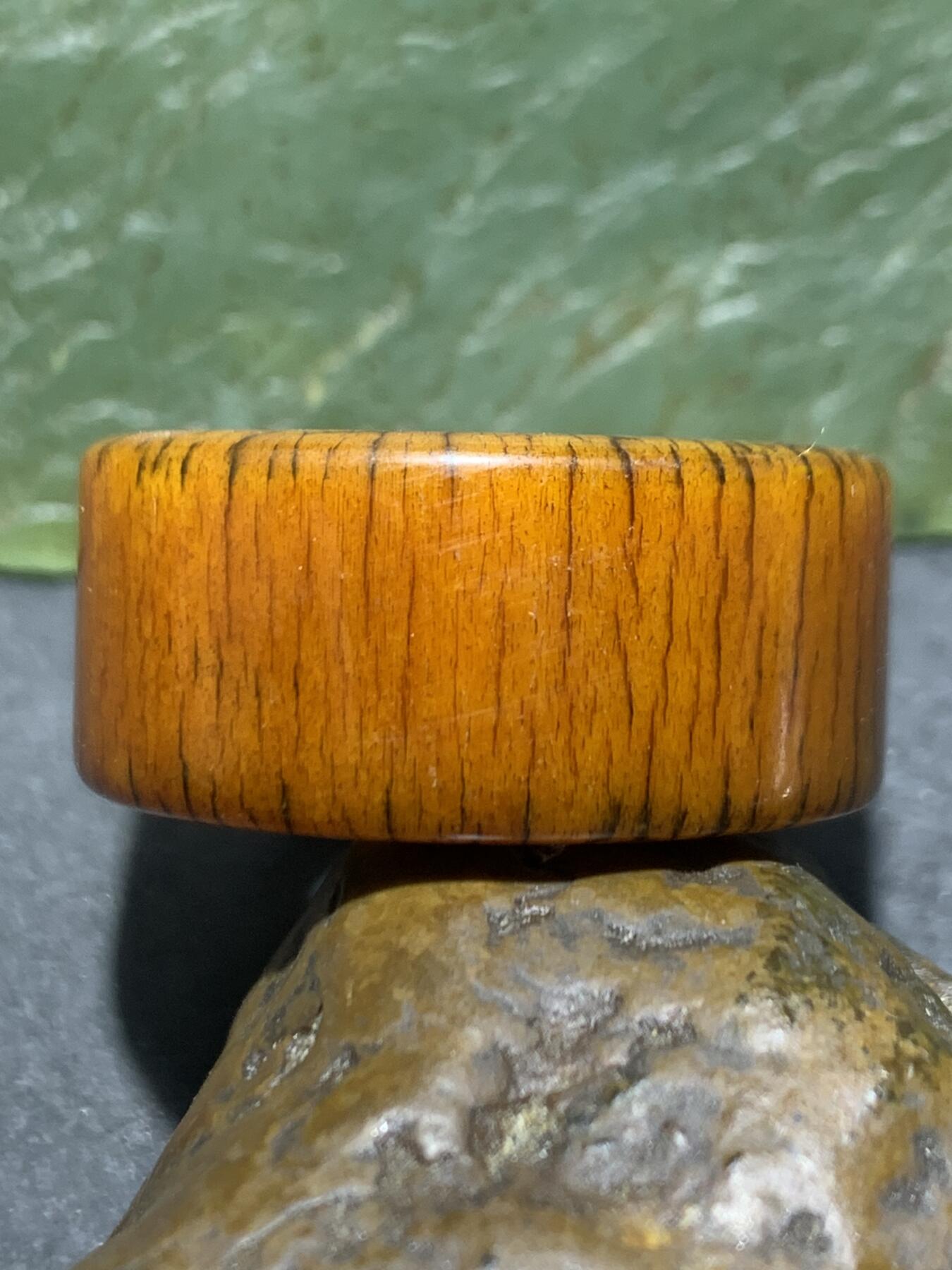 精美骨圈一个，