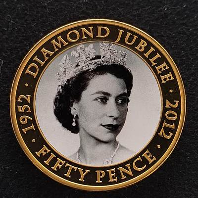 【全场包邮】纯粹捡漏拍486场（免费代拍第23场） - 泽西2011年50便士女王登基60周年彩色镀金克朗型纪念币