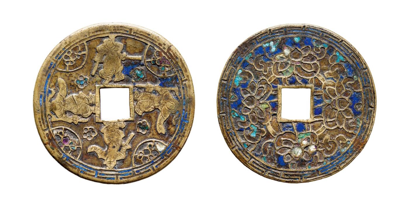 中贸圣佳2025年秋季拍卖会 争辉 中国历代古钱 清 四将军图背花卉图烤蓝手雕花钱 51.9*2.2mm