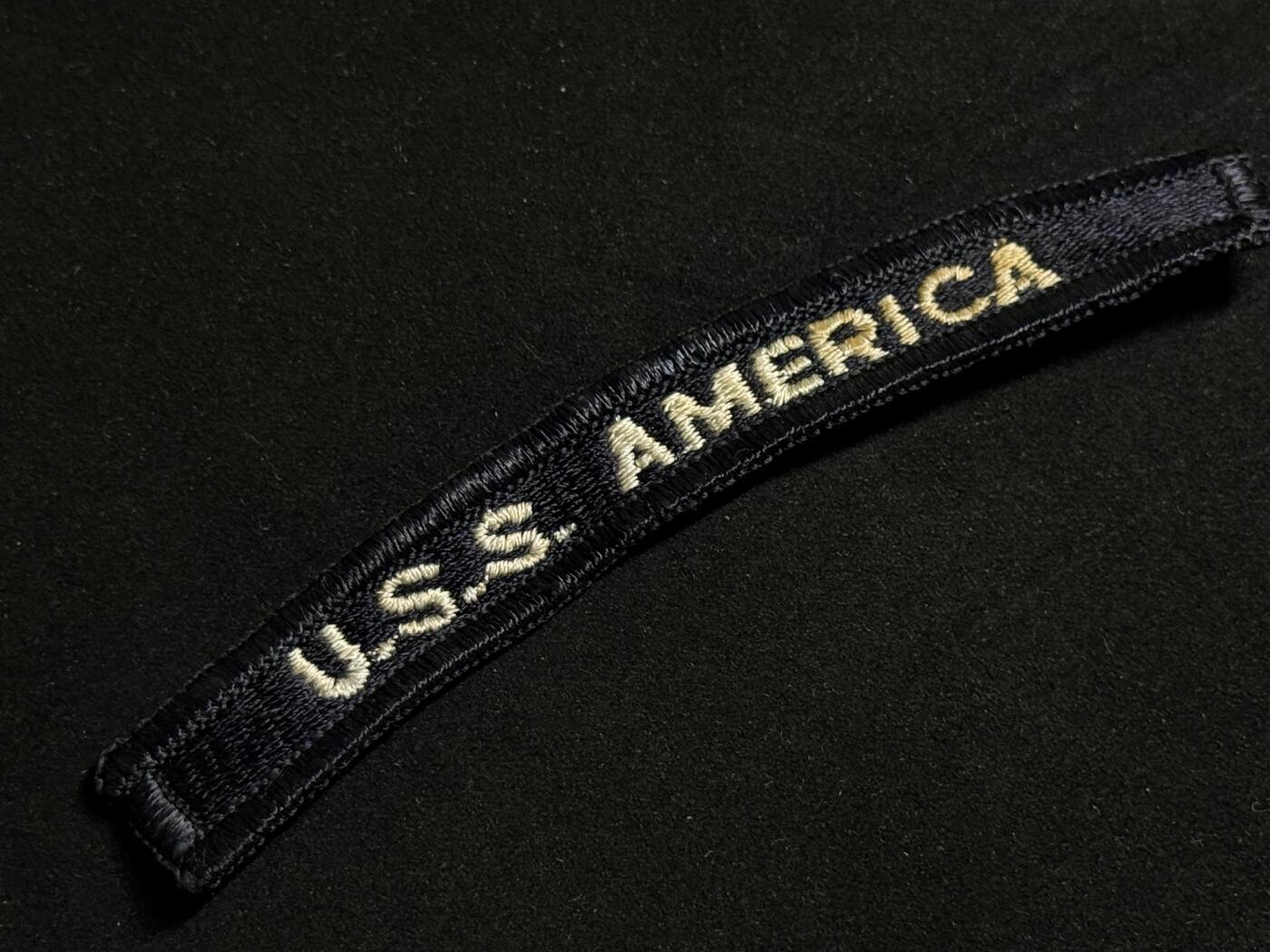 欢庆元旦！戎马世界章牌大赏第109期元旦大拍 美国海军联排与勋略布条，得主Jesus Palma曾于1948年起在俄勒冈城级重巡洋舰罗彻斯特号上服役，其服役期间在罗切斯特号上参与了掩护仁川登陆的炮击行动，后转至小鹰级航母美国号上服役