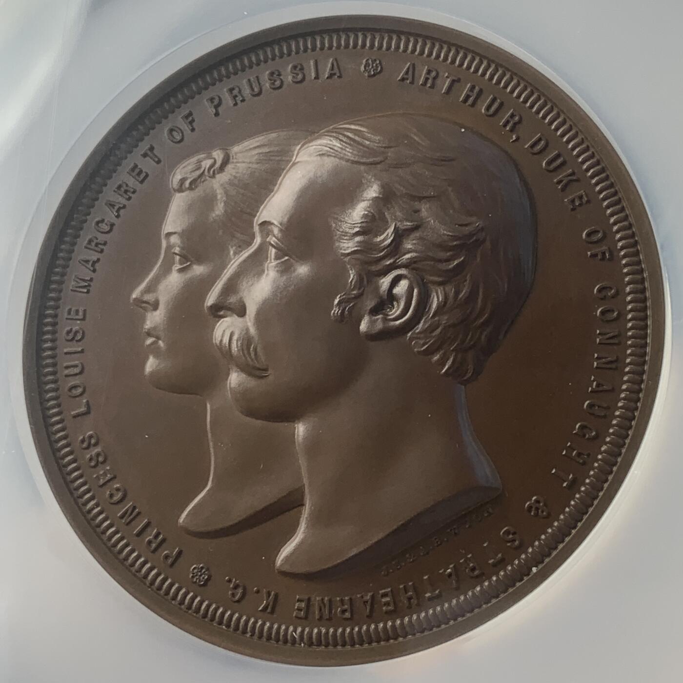 掌中浮雕-藏着的欧洲第046场 NGC MS66 : 1879年英国维多利亚女王第三子亚瑟王子和普鲁士的路易丝·玛格丽特公主结婚纪念铜章，63mm