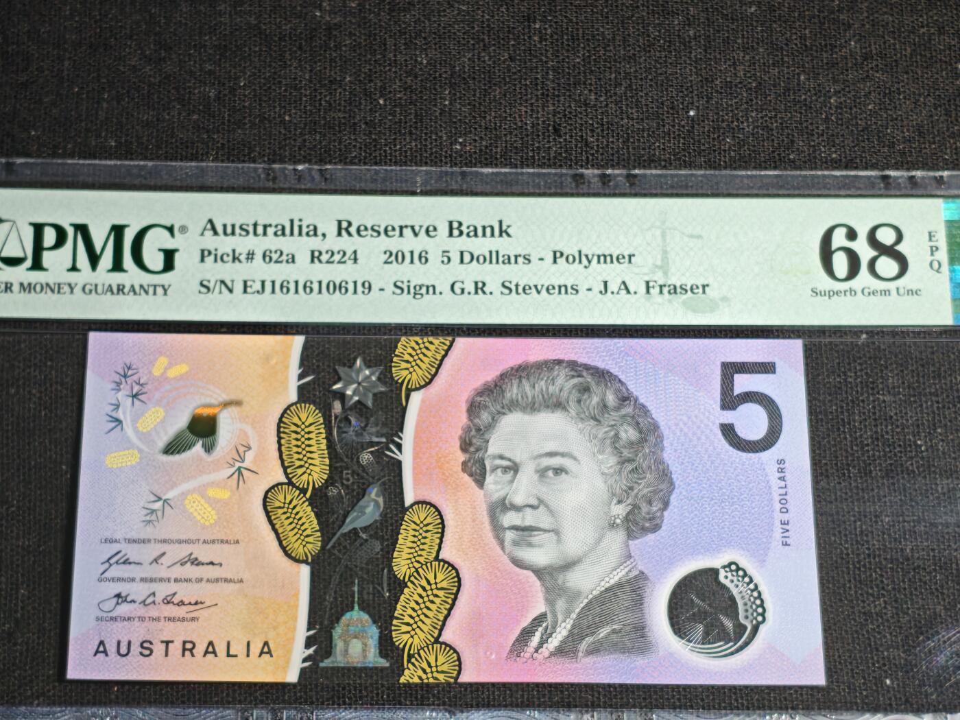 刘世昌艺术品销售中心～虎踞龙蟠*金杨在线联拍群第512期 澳大利亚2016年5元【倒置号】（PMG 68E 号码：EJ161610619）1枚。