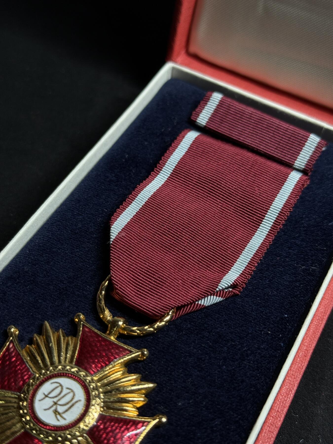 欢庆元旦！戎马世界章牌大赏第109期元旦大拍 波兰金级功勋十字勋章