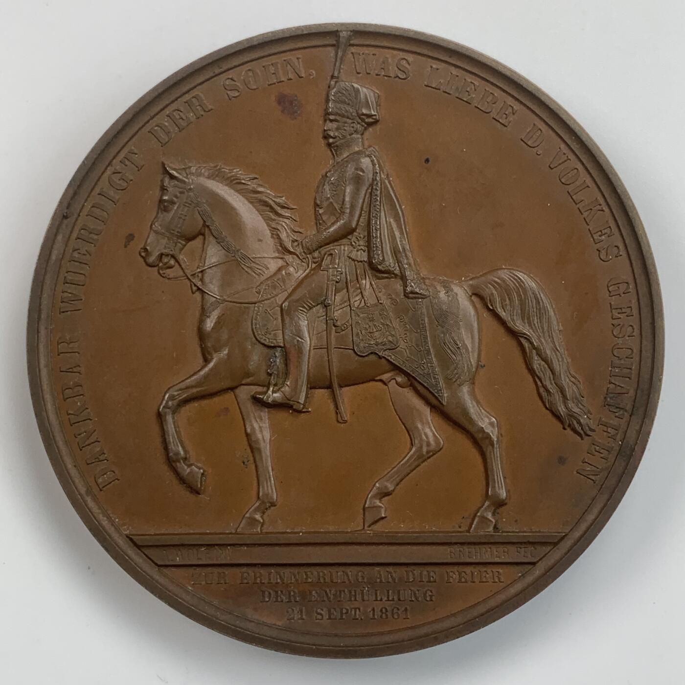 掌中浮雕-藏着的欧洲第046场 1861年德国汉诺威乔治五世为其父皇恩斯特.奥古斯特戎马雕像揭幕纪念铜章，70mm