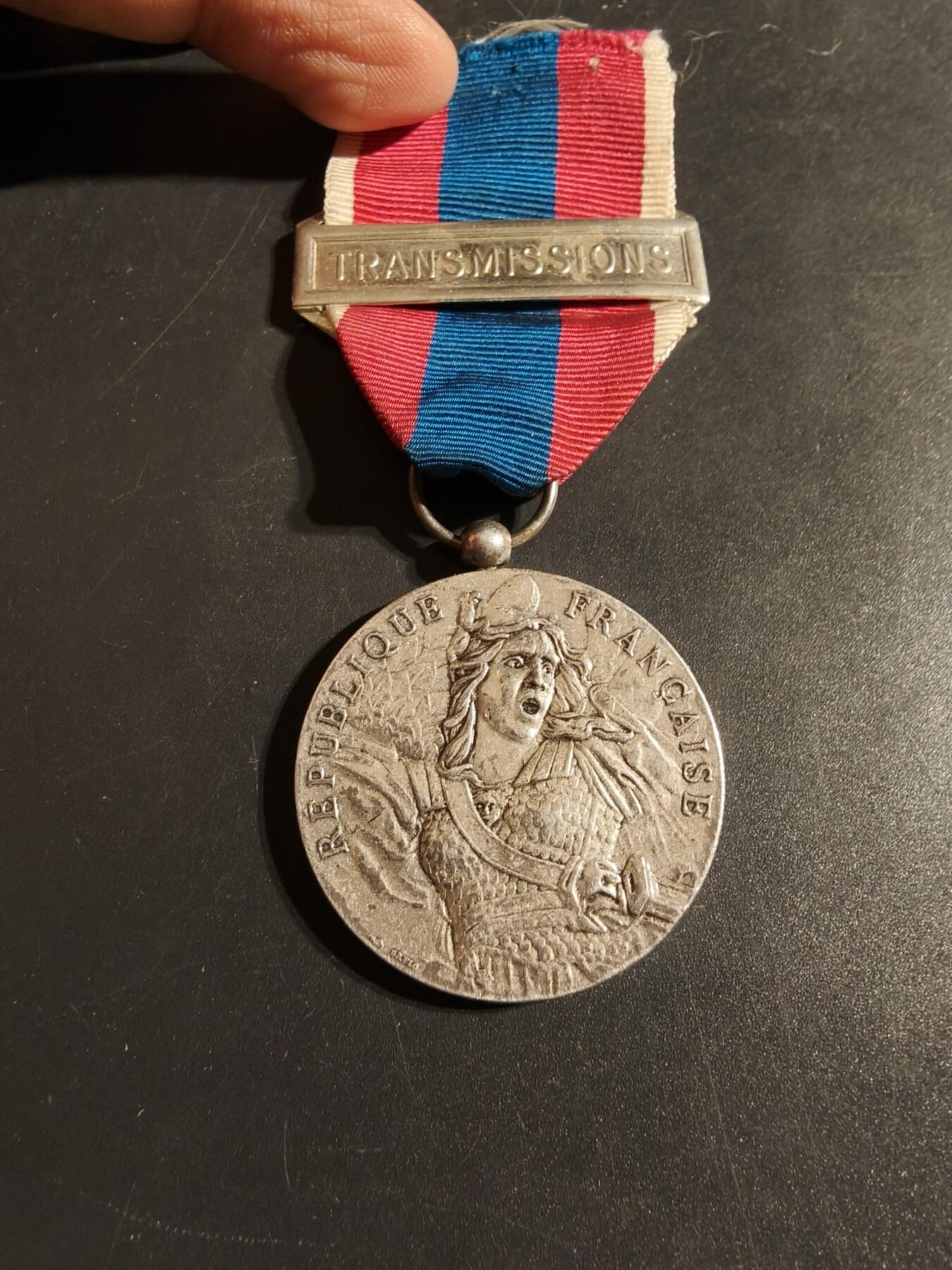 老王徽章第170期 法国银级国防服役奖章    通信兵勋条