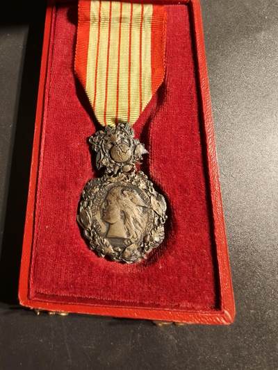 老王徽章第170期 - 法国海关荣誉奖章    原盒    银质    17.1g