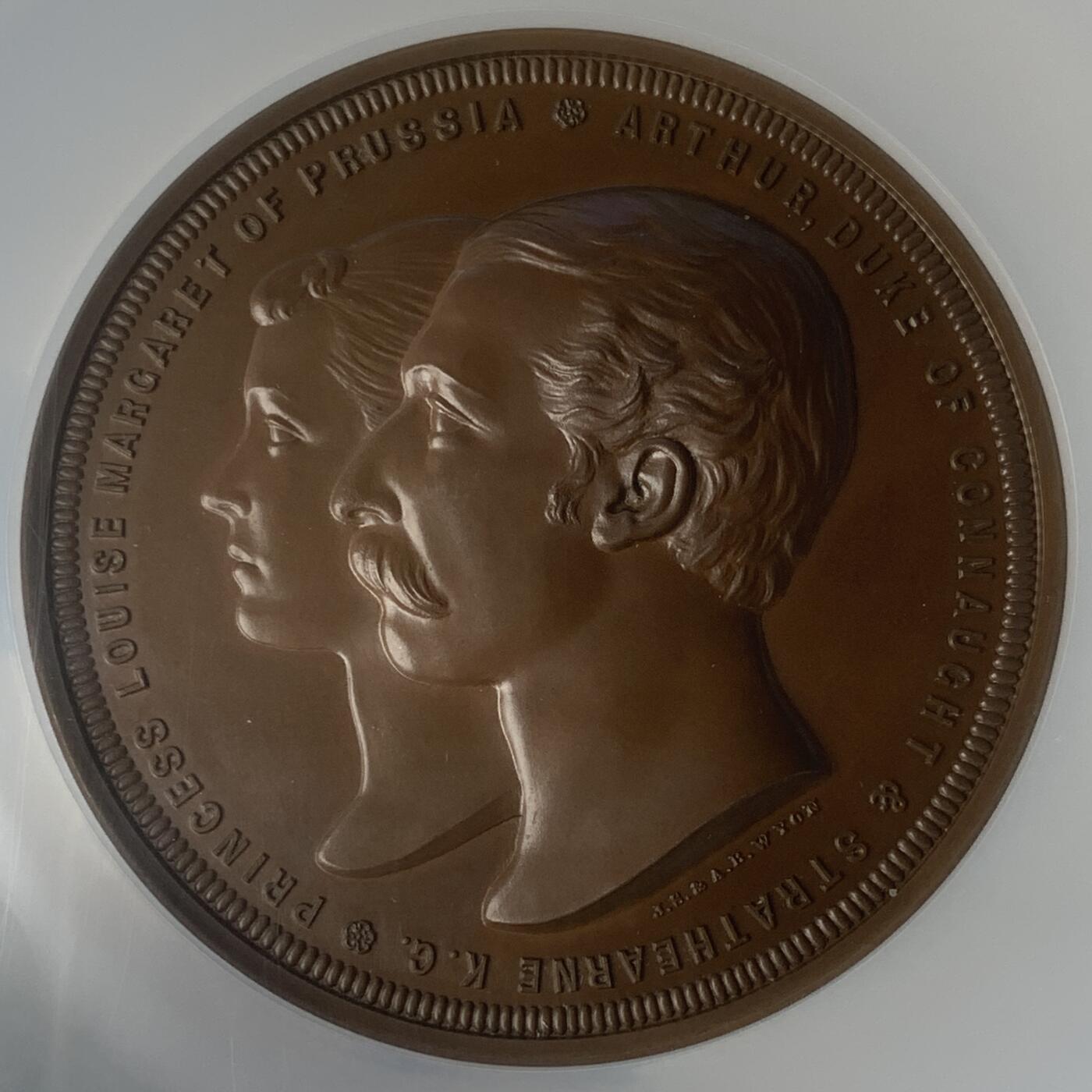 掌中浮雕-藏着的欧洲第046场 NGC MS66 : 1879年英国维多利亚女王第三子亚瑟王子和普鲁士的路易丝·玛格丽特公主结婚纪念铜章，63mm