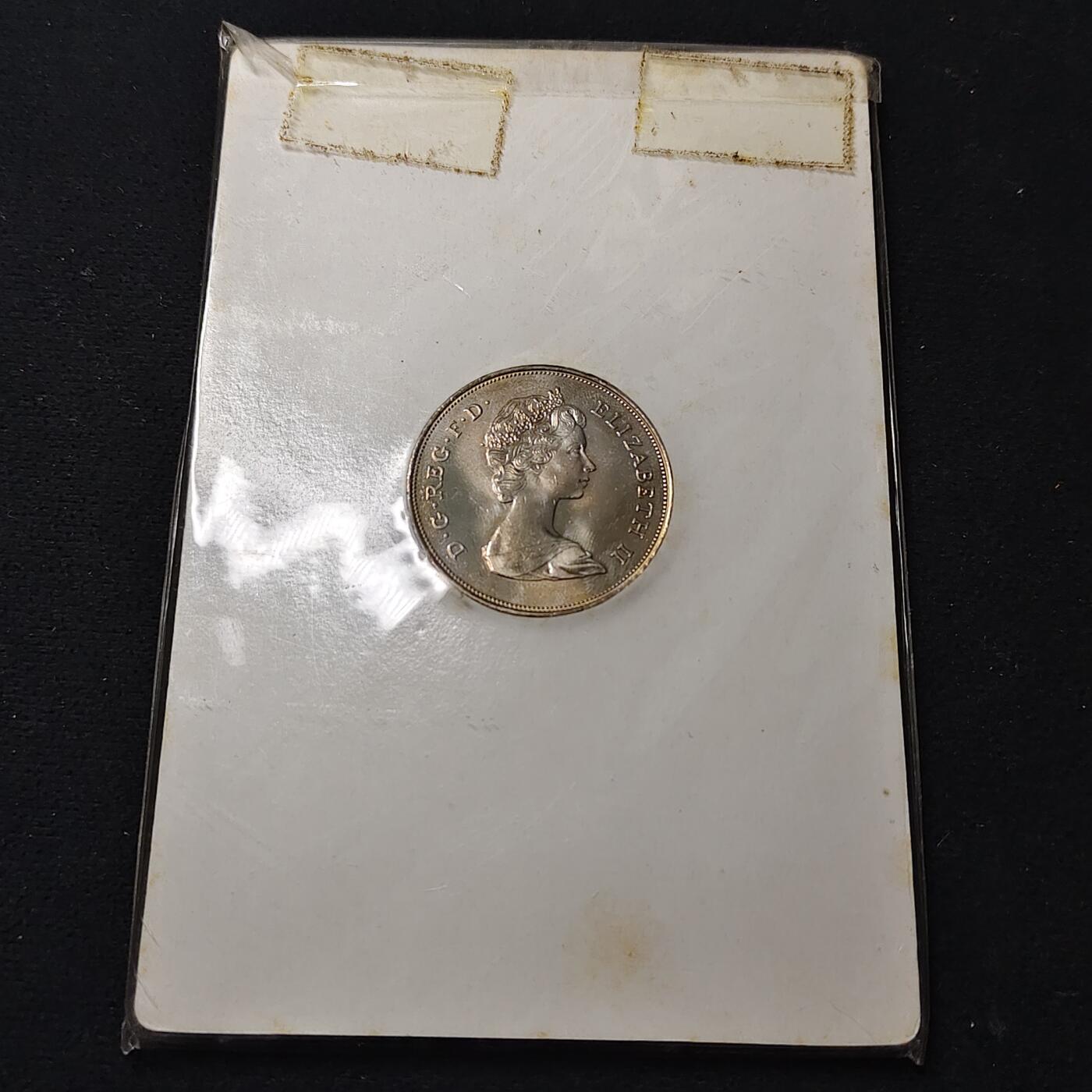 【全场包邮】纯粹捡漏拍486场（免费代拍第23场） 英国1981年1克朗查尔斯戴安娜世纪婚礼克朗型纪念币纪念卡装