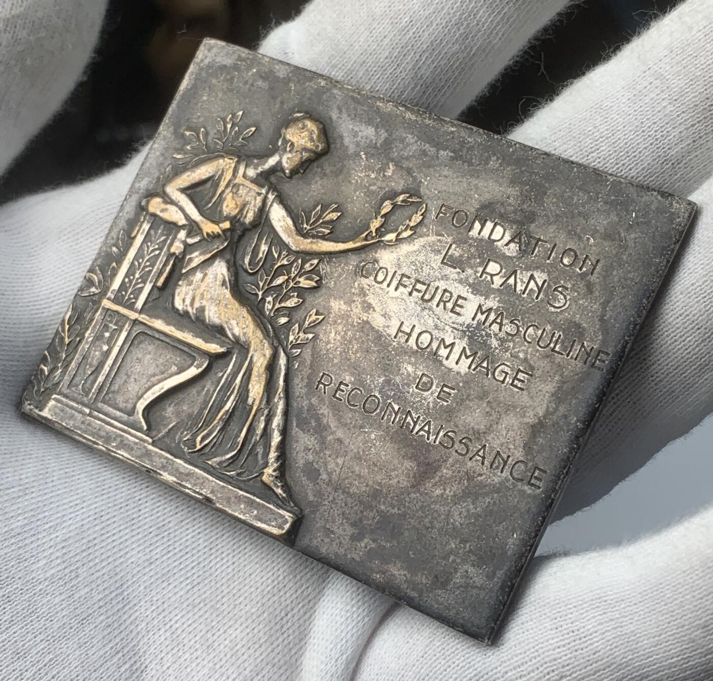 掌中浮雕-藏着的欧洲第046场 比利时基金会镀银铜章，53*67mm，82.6g