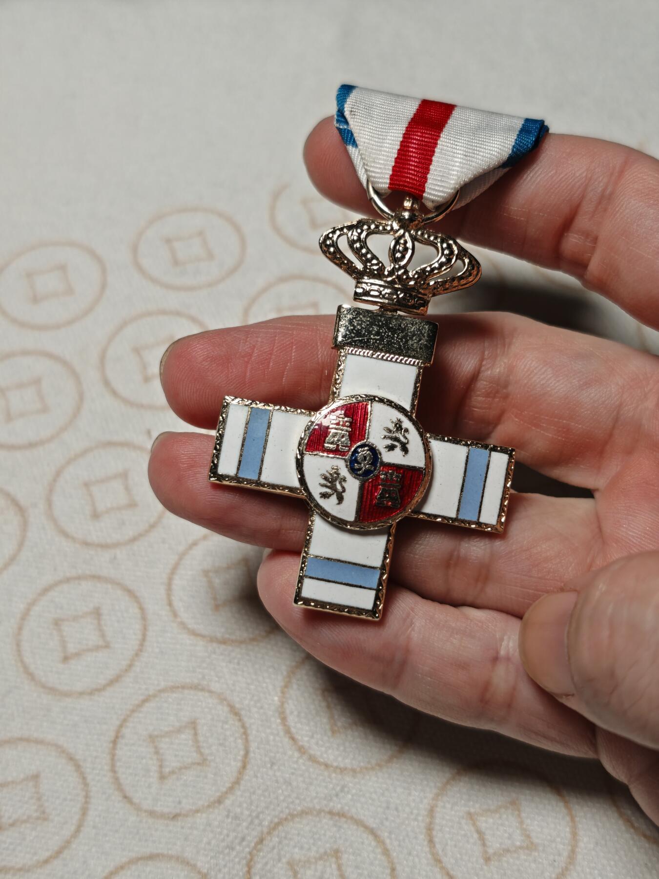 抚柳草堂-第二期章牌钱币 奖章勋章限时免佣 满百包邮 放漏专场 西班牙空军军事功勋勋章 少见版本品相不错珐琅完好