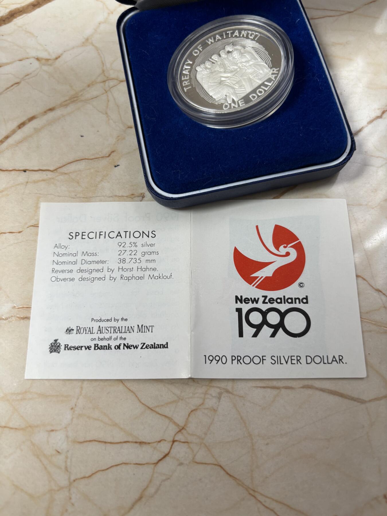 第185期拍卖 新西兰1990年怀唐伊条约签署1元精制纪念银币原盒证书，27.22克，925银.白银价355元