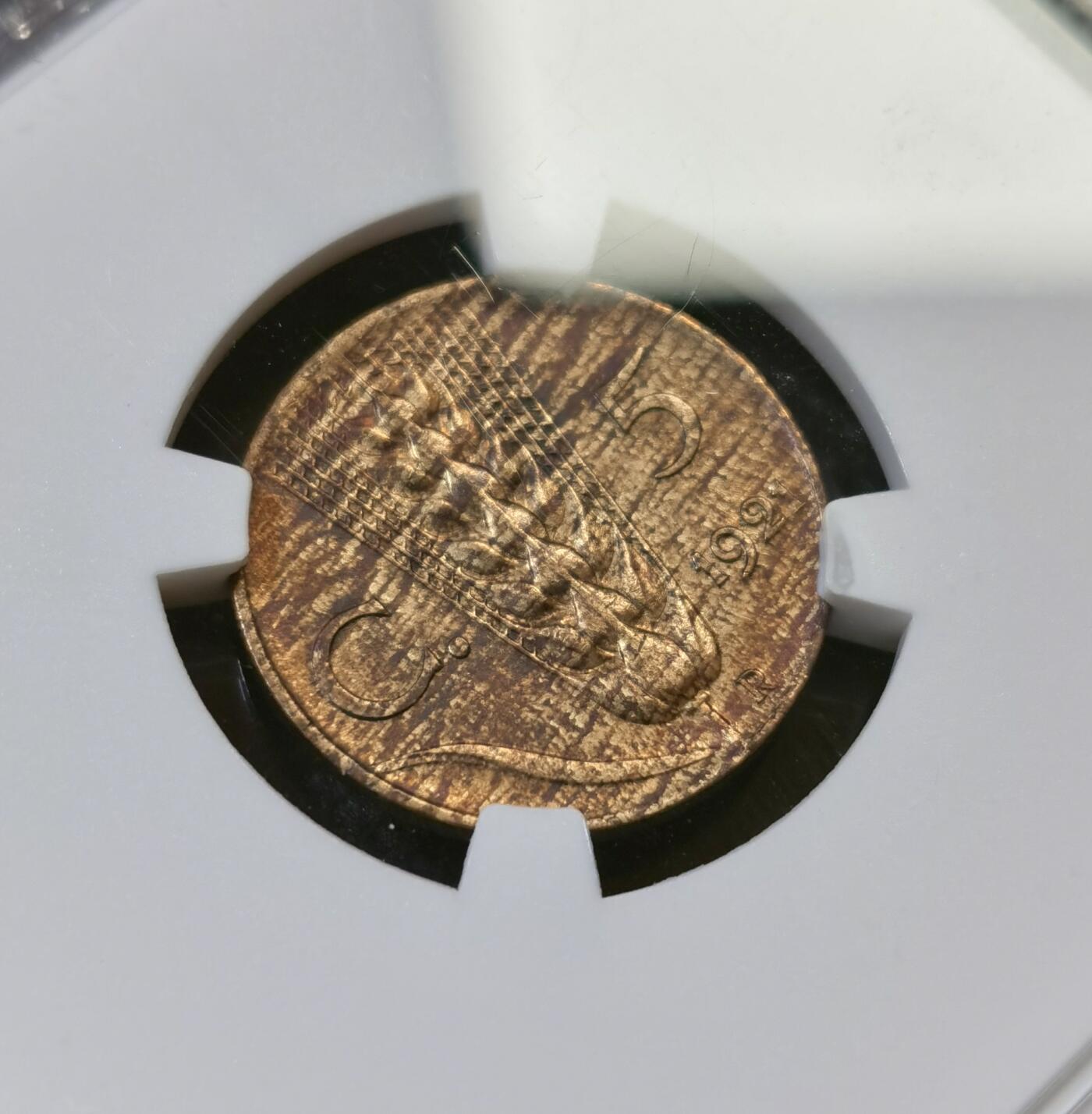 甄臻铺-世界币章拍卖（第44期）精品场拍品征集中，送拍享返佣金等优惠多多