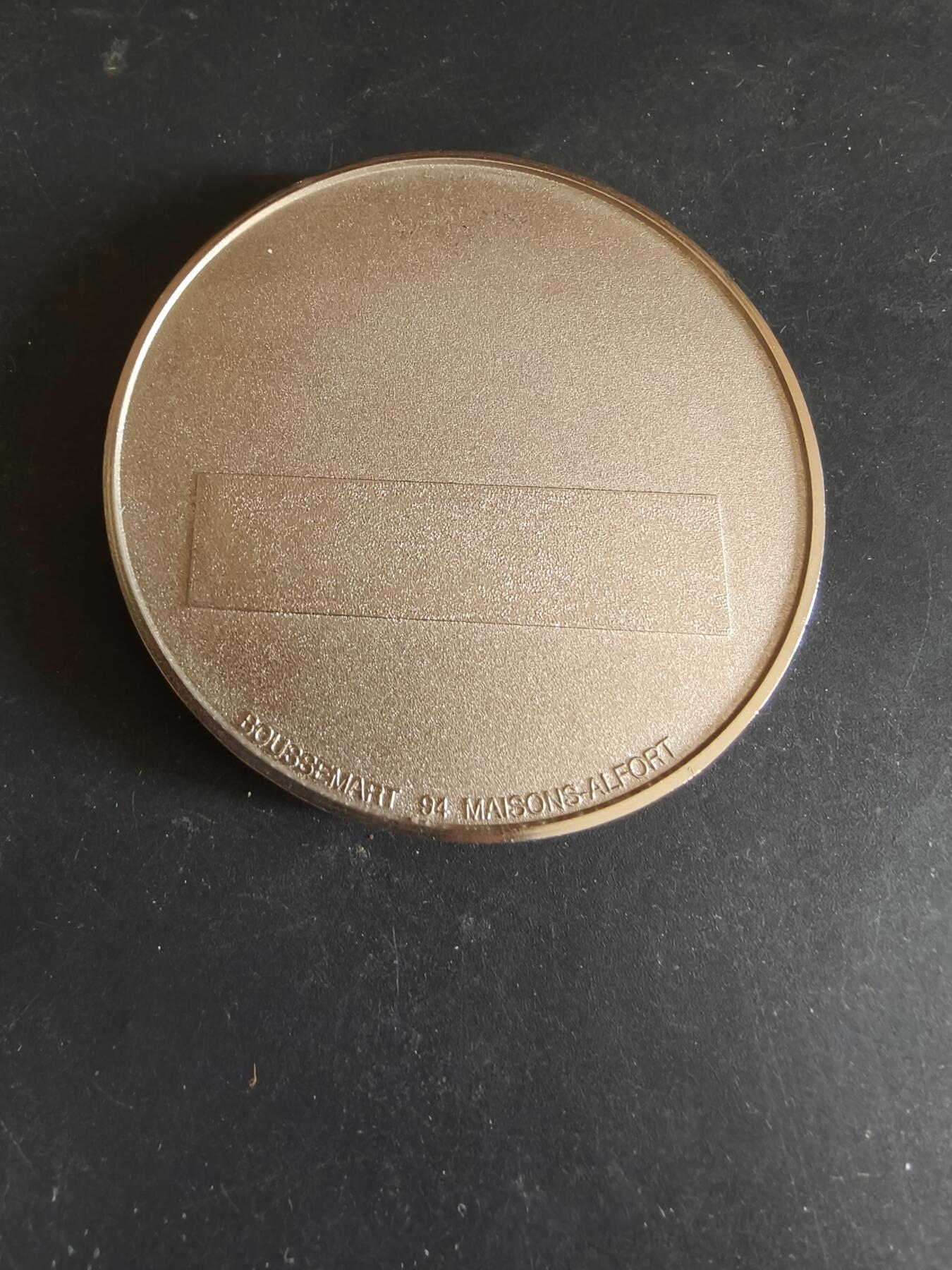 老王徽章第170期 法国第41通信团纪念章      原盒     直径70mm     重量103.6g