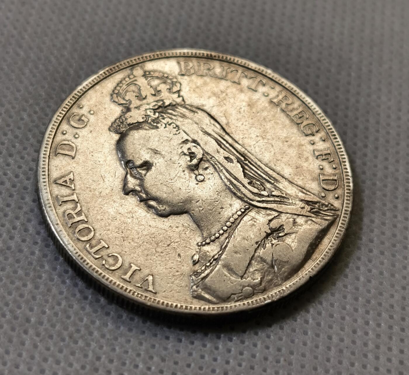 甄臻铺-世界币章拍卖（第44期）精品场拍品征集中，送拍享返佣金等优惠多多