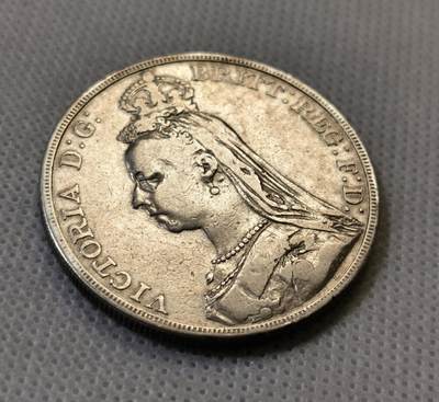 甄臻铺-世界币章拍卖（第44期）精品场拍品征集中，送拍享返佣金等优惠多多 英国1892年维多利亚女皇高皇冠马剑（圣乔治屠龙） 1克朗 银币（28.28克/38.6mm/925银），细节见图